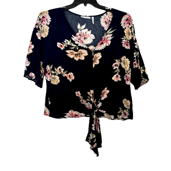 LUQ Tops - LUQ Stitch Fix Rhee Top Size L Navy Blue‎ Pink Floral Tie Front Blouse Womens